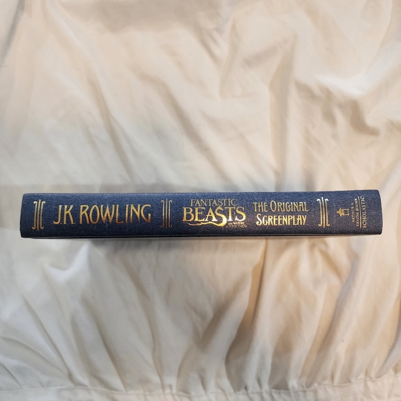 Fantastic Beasts and Where to Find Them book - Picture 5 of 15